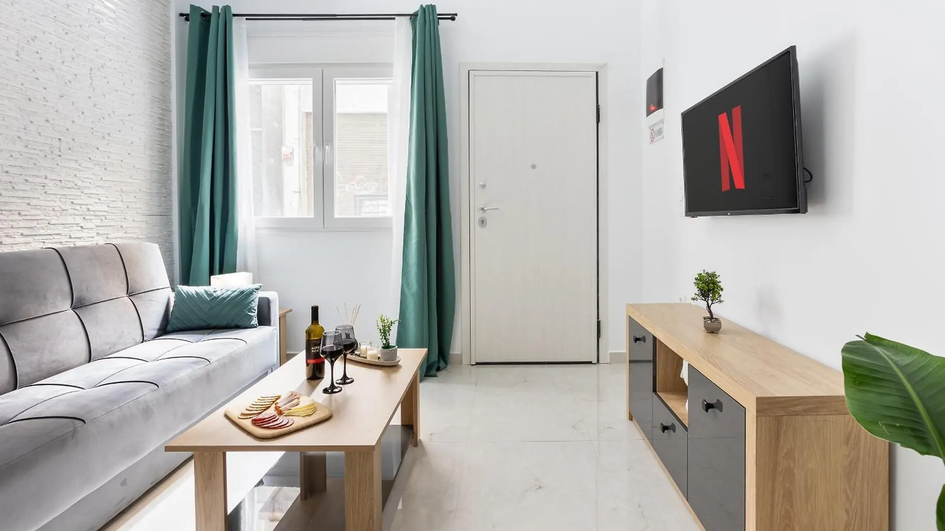 New Luxury Apartment In Downtown 테살로니키